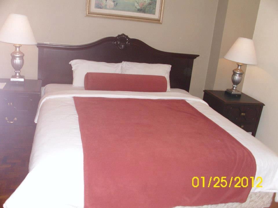 Lourdes Suites San Pedro Makati Exterior foto