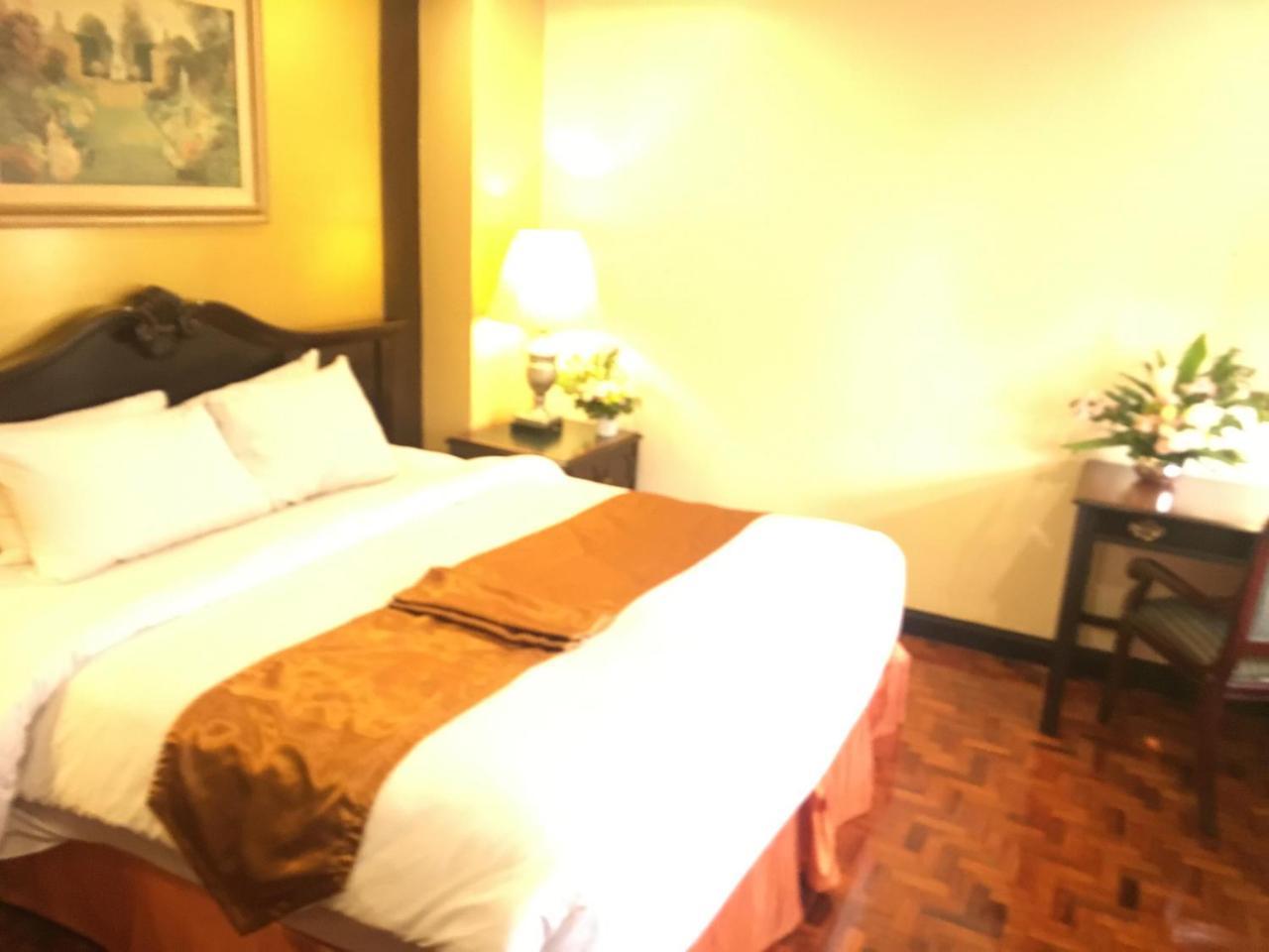 Lourdes Suites San Pedro Makati Exterior foto