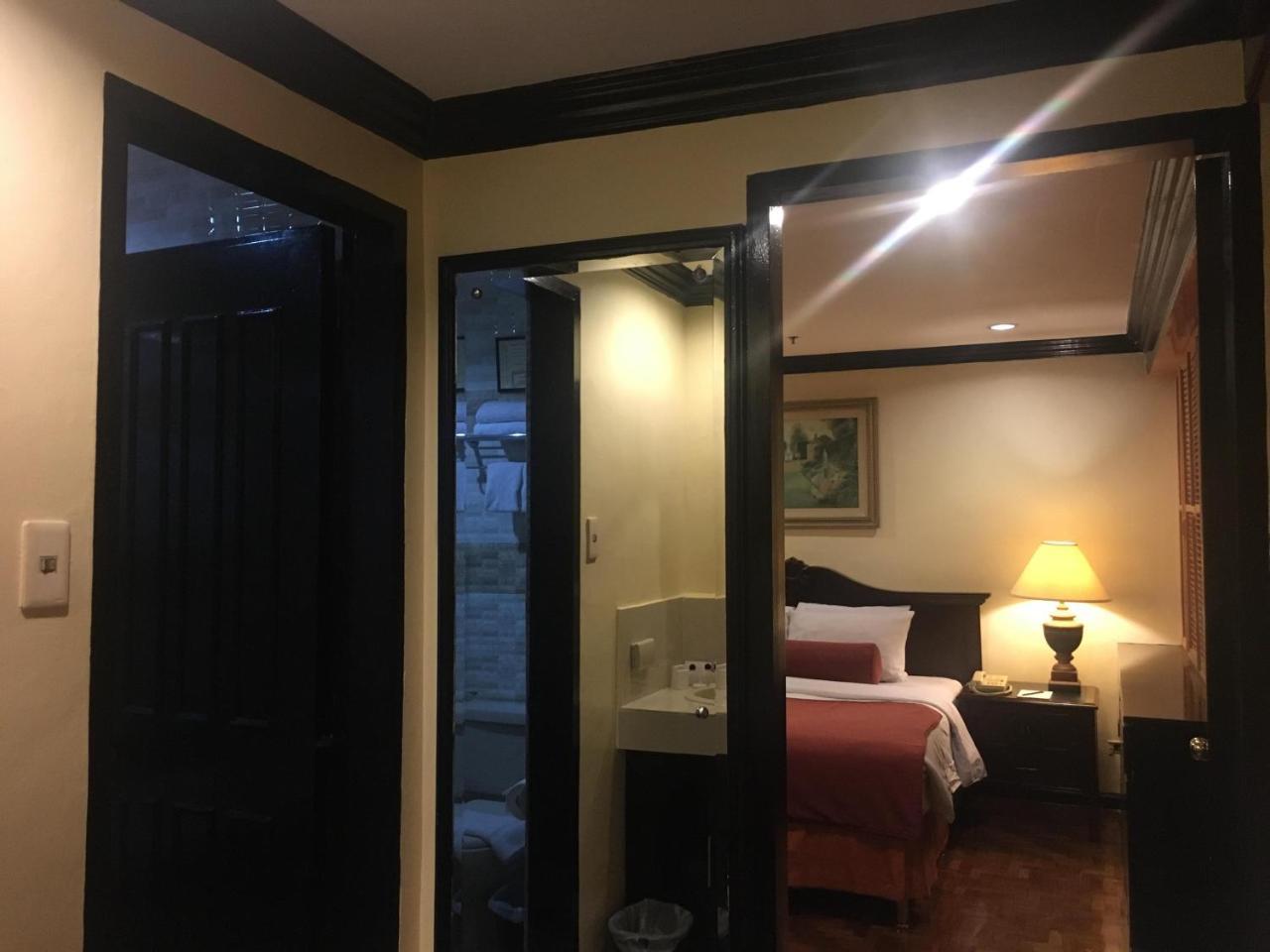 Lourdes Suites San Pedro Makati Exterior foto