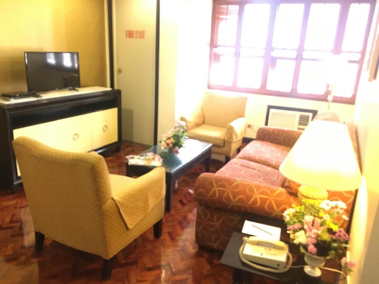 Lourdes Suites San Pedro Makati Exterior foto